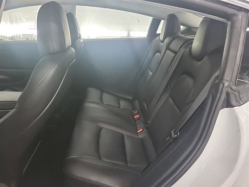 Used 2018 Tesla Model 3 Long Range RWD image 7