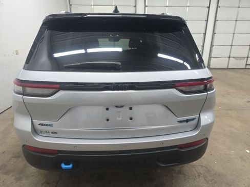 Used 2022 Jeep Grand Cherokee Trailhawk AWD/4WD image 11