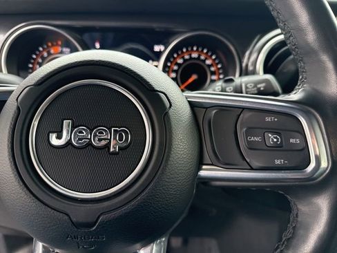 Used 2022 Jeep Wrangler Unlimited Sahara image 40