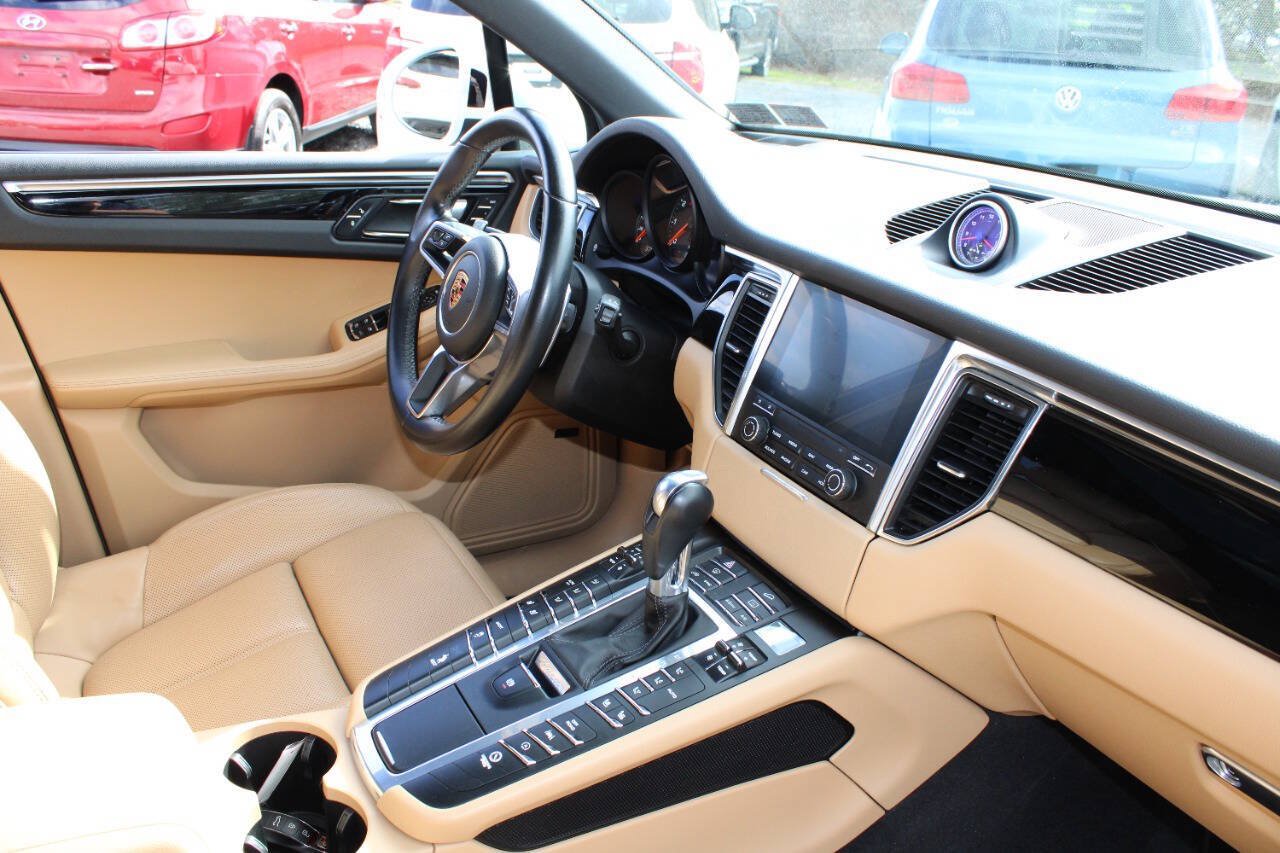 Used 2017 Porsche Macan AWD/4WD image 12