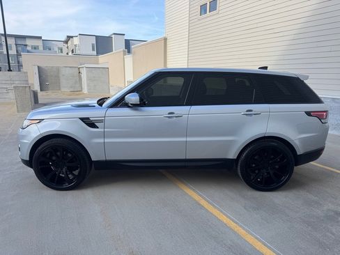 Used 2017 Land Rover Range Rover Sport SE image 6