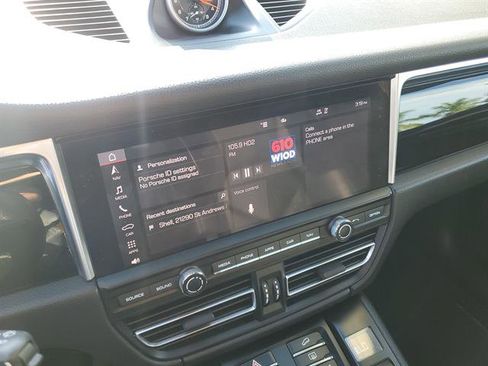 Used 2020 Porsche Macan S image 52