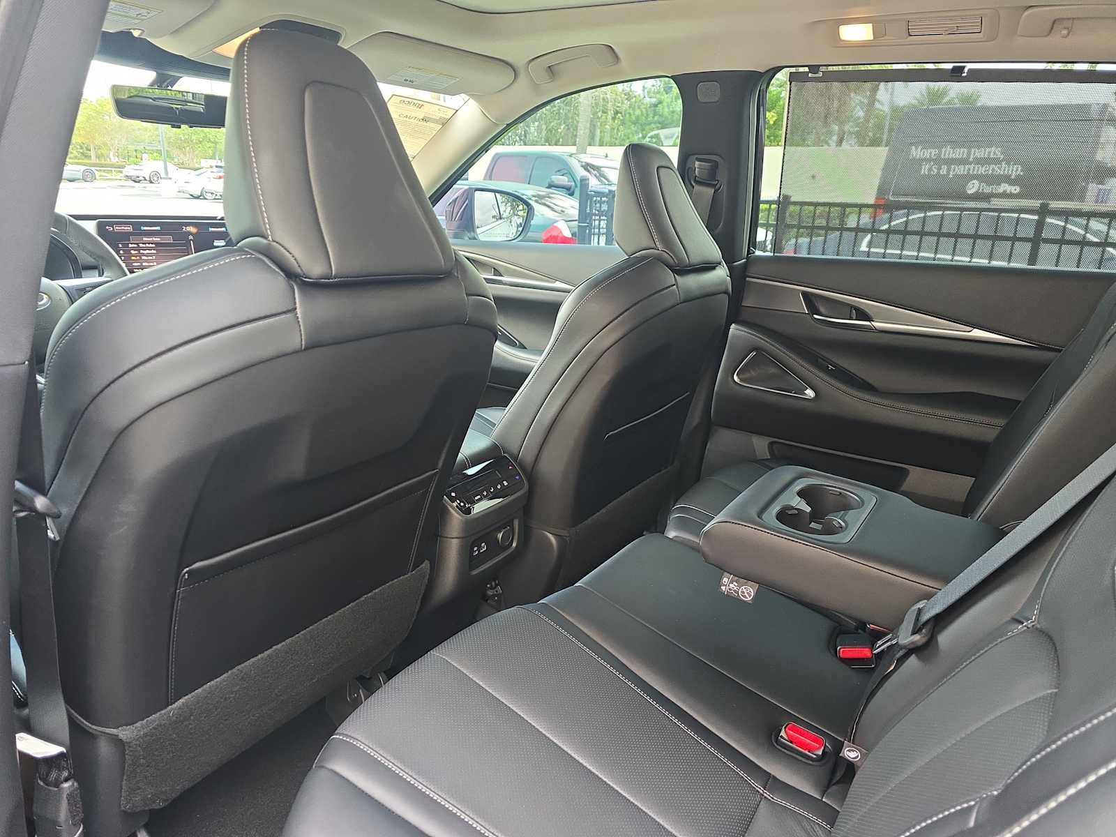 Certified 2024 INFINITI QX60 Luxe w/ Vision Package FWD image 11