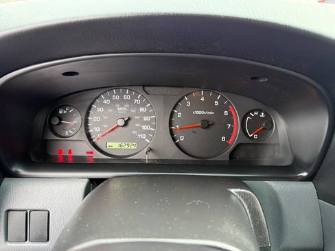 Used 2001 Nissan Frontier XE image 28