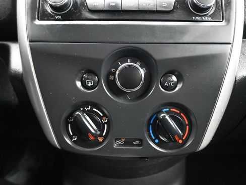 Used 2015 Nissan Versa SV image 16