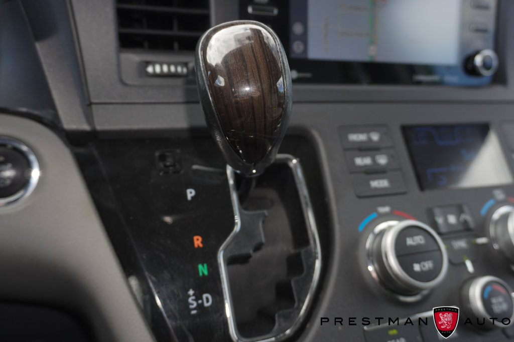 Used 2020 Toyota Sienna XLE w/ XLE Navigation Package FWD image 34