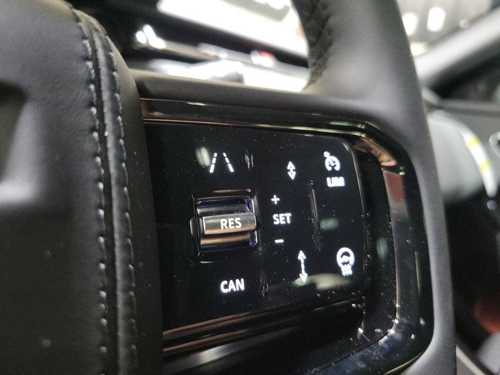 New 2026 Land Rover Range Rover Velar Dynamic SE AWD/4WD image 16