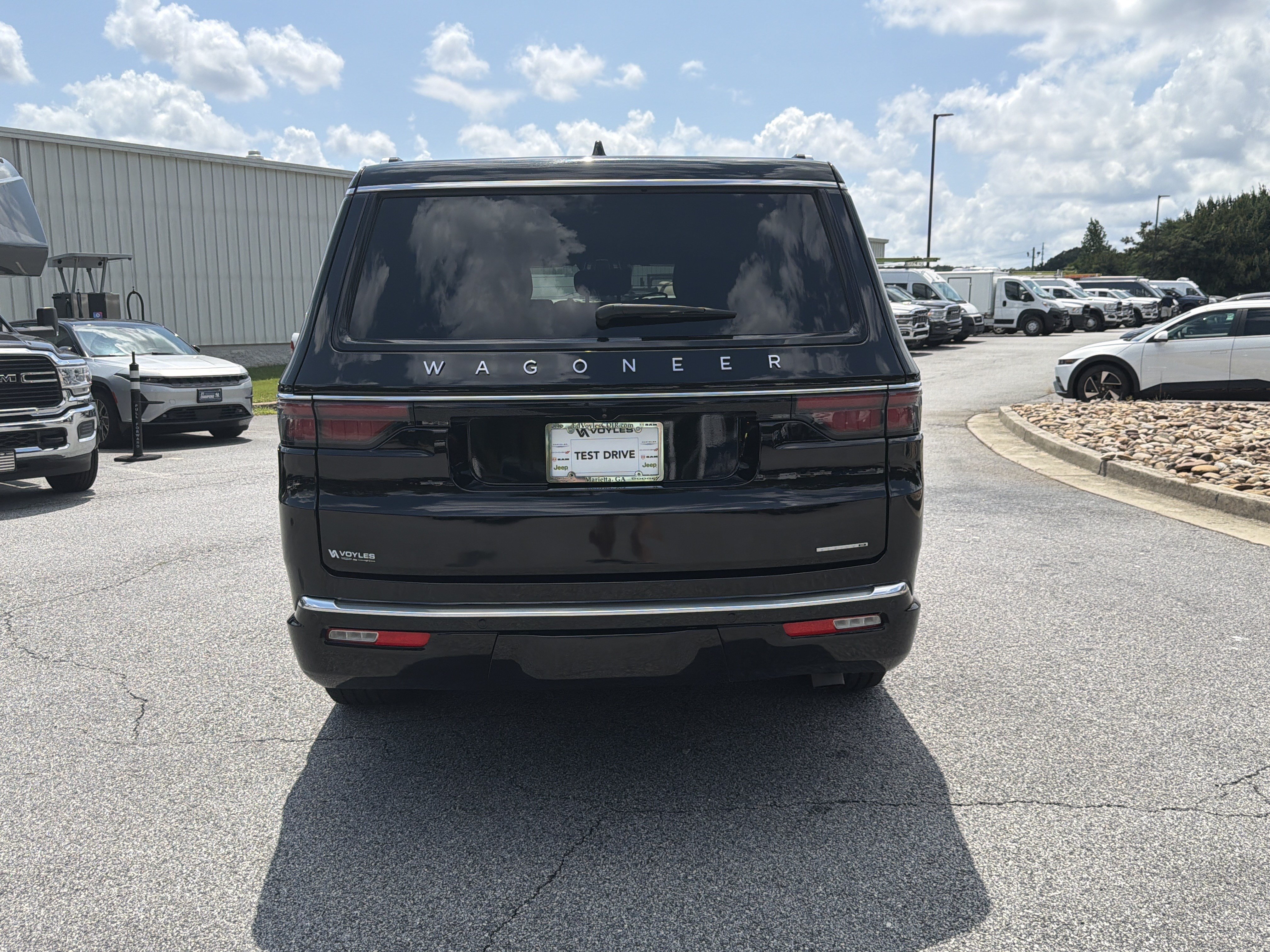 Used 2024 Jeep Wagoneer Series III AWD/4WD image 7