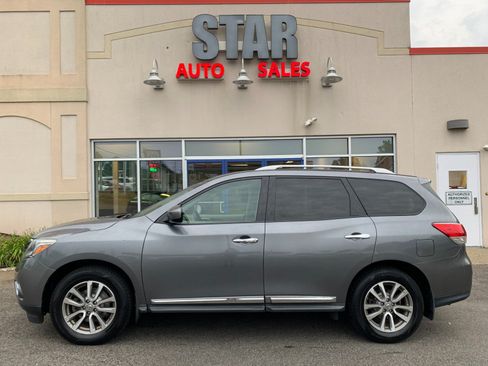 Used 2016 Nissan Pathfinder SL AWD/4WD image 4