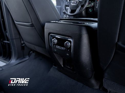 Used 2023 GMC Yukon XL Denali image 25