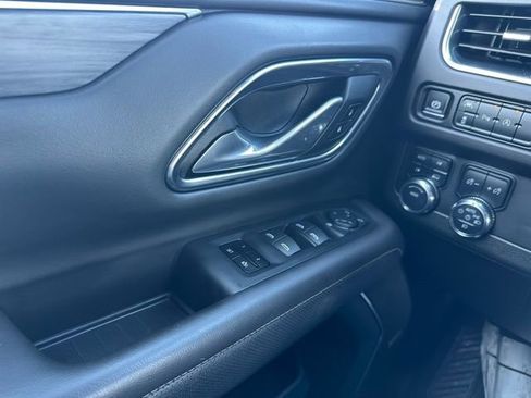 Used 2024 GMC Yukon XL SLT AWD/4WD image 36
