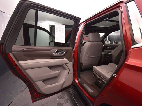 Used 2023 Chevrolet Tahoe LT w/ LT Signature Package image 11