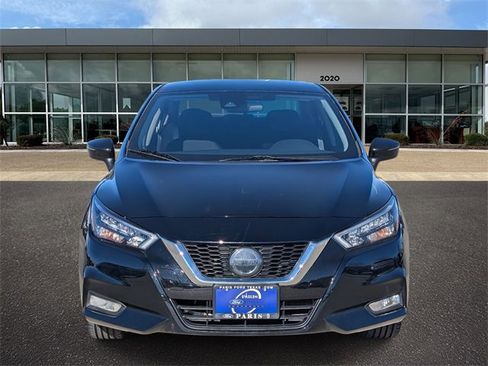 Used 2020 Nissan Versa SR w/ Convenience Package image 2