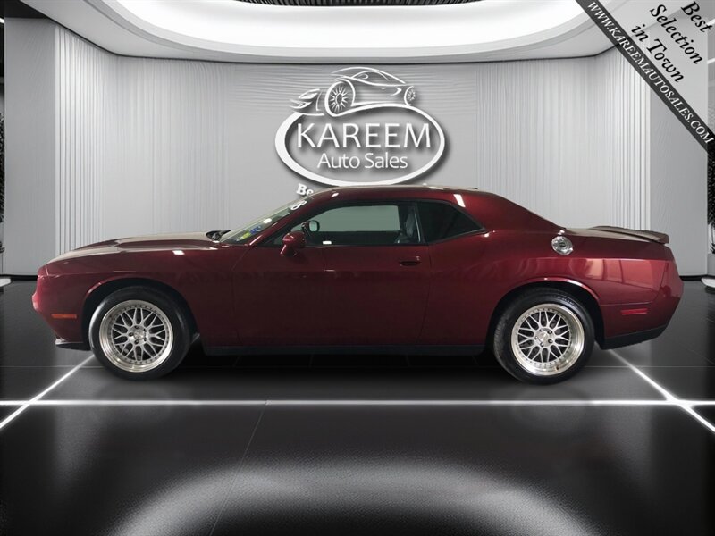 Used 2018 Dodge Challenger SXT RWD image 8