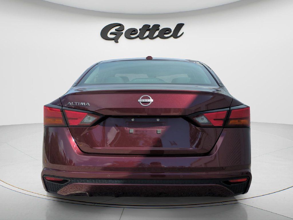 Certified 2025 Nissan Altima 2.5 SV FWD image 6