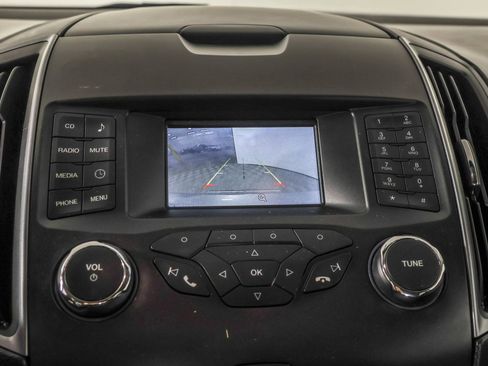 Used 2018 Ford Edge SE image 7