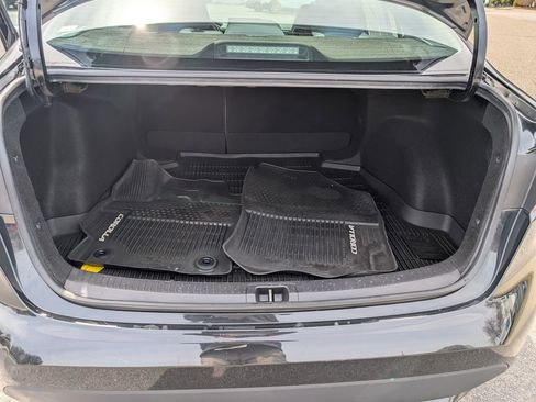 Used 2021 Toyota Corolla LE image 13