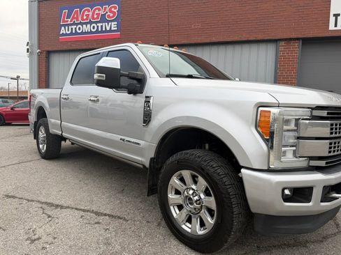 Used 2018 Ford F250 Platinum w/ Platinum Ultimate Package image 3