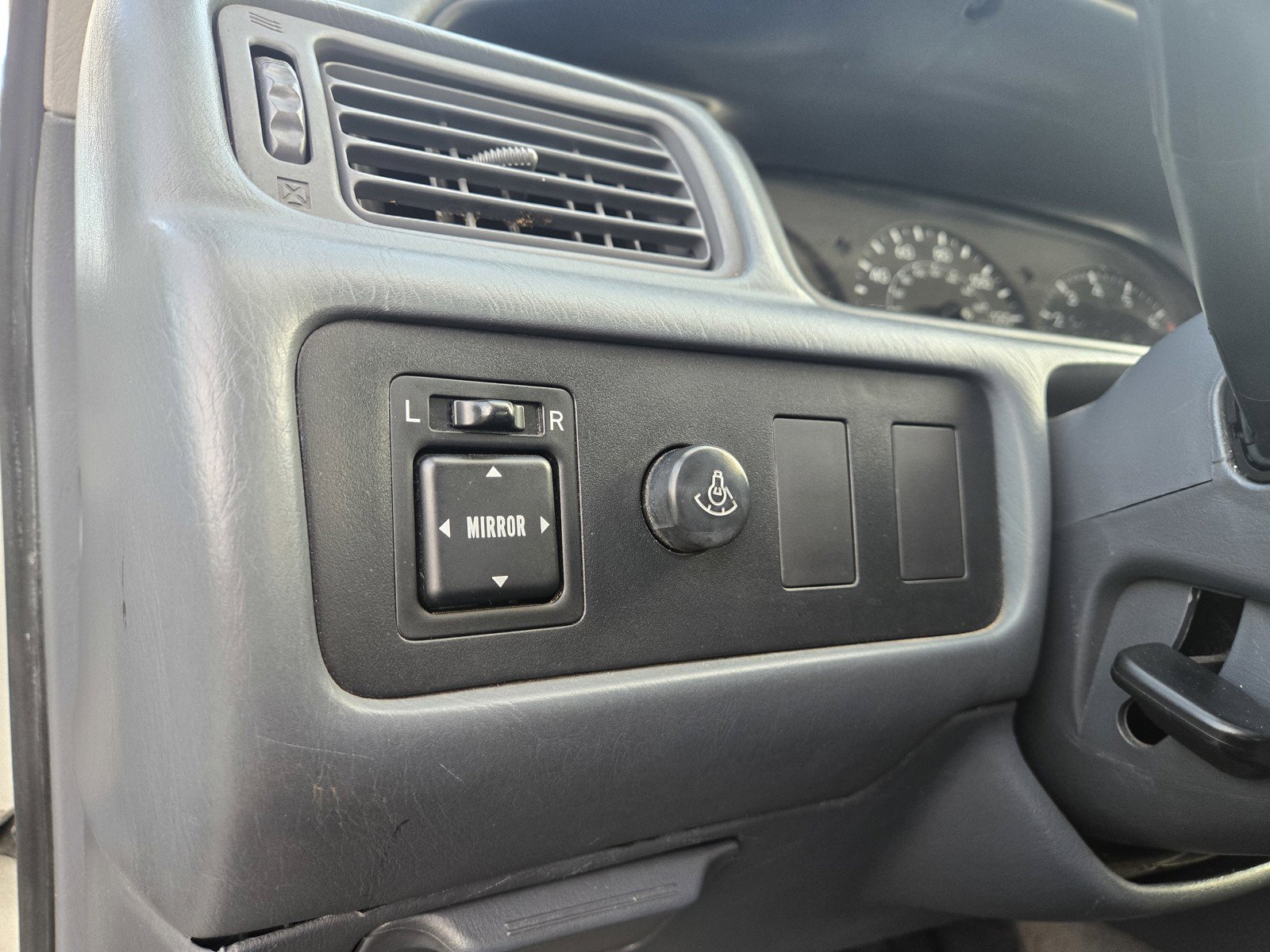 Used 2000 Toyota Camry CE w/ Value Pkg 1 FWD image 14