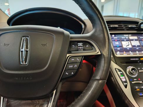 Used 2019 Lincoln Nautilus Reserve image 17