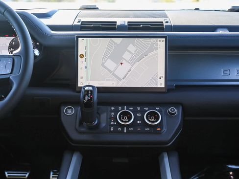 New 2025 Land Rover Defender 110 V8 image 13