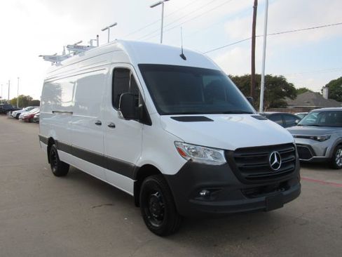 Used 2024 Mercedes-Benz Sprinter 3500 w/ Parking Package image 3