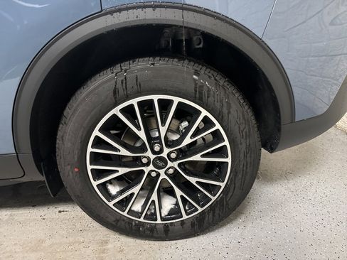 New 2026 Ford Escape SE w/ PHEV Premium Package image 2