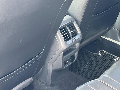 Certified 2023 Volkswagen Tiguan SE FWD image 21
