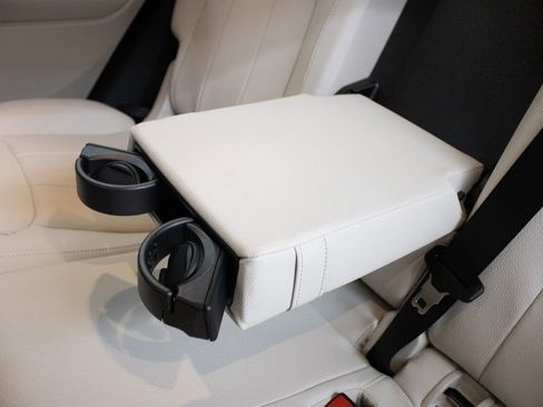 Used 2025 Mercedes-Benz GLB 250 image 31