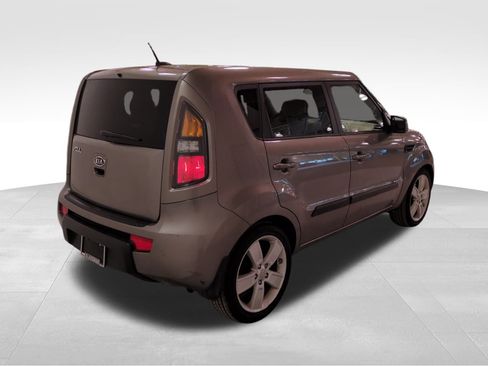 Used 2011 Kia Soul ! w/ Premium Pkg image 4