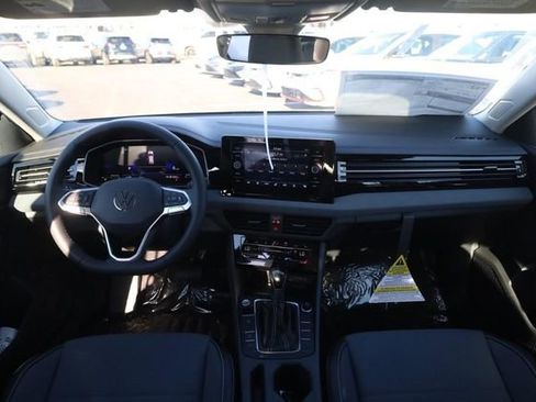 New 2026 Volkswagen Jetta SE image 6