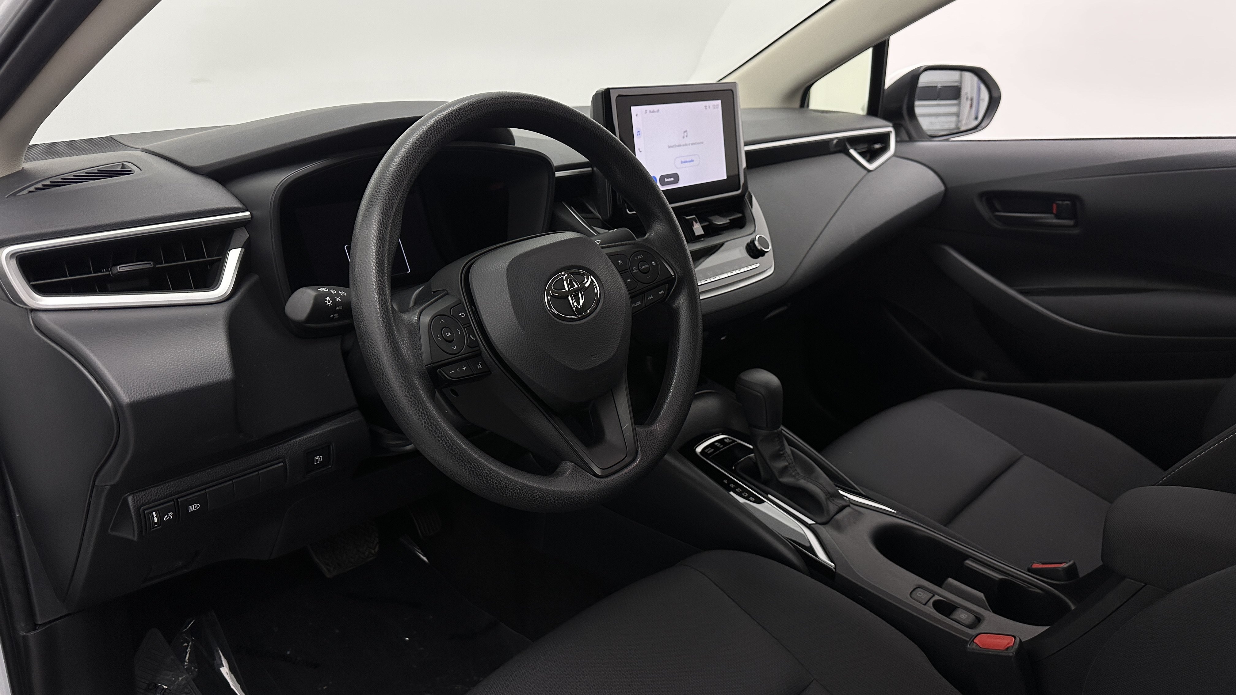 Used 2026 Toyota Corolla LE FWD image 12