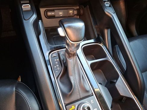 Certified 2022 Kia Telluride S image 4