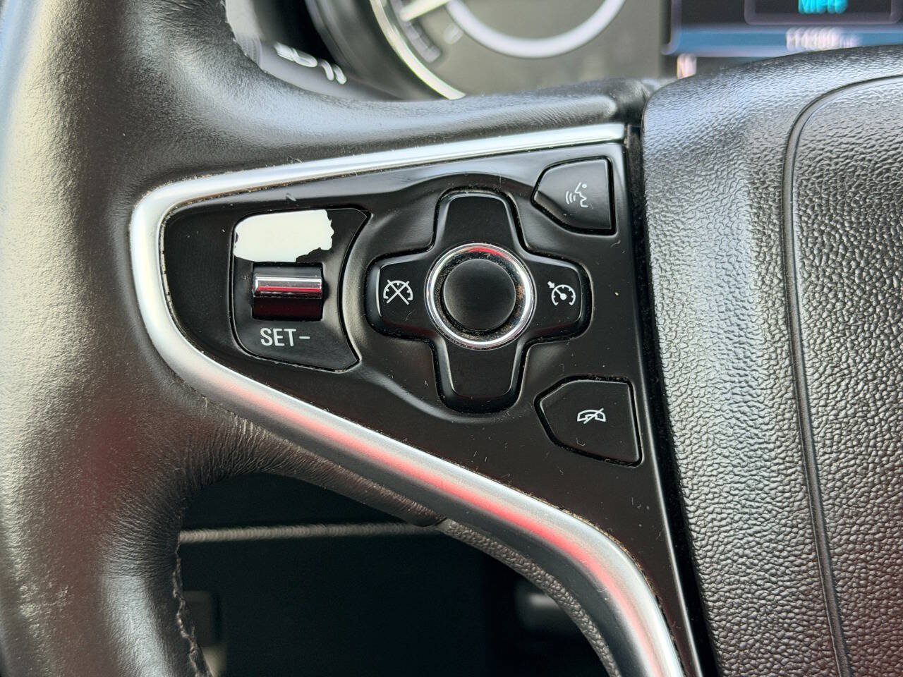 Used 2015 Buick Regal FWD image 32