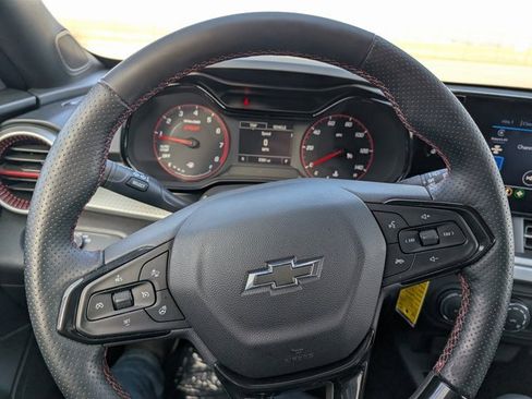 Used 2024 Chevrolet Trax RS w/ Sunroof Package image 19