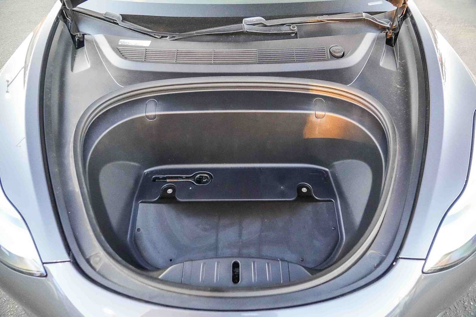 Used 2018 Tesla Model 3 Long Range RWD image 26