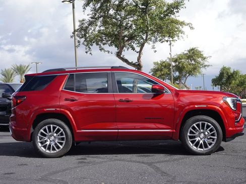 New 2026 GMC Terrain Denali w/ LPO, Black Badging Package image 2