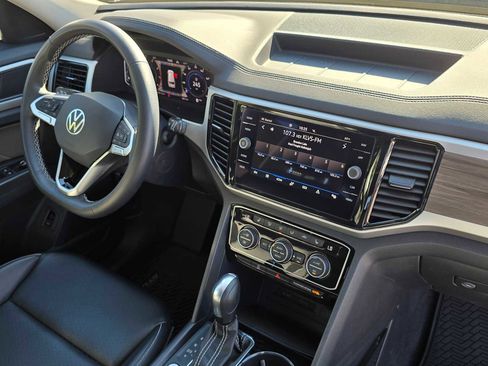 Used 2022 Volkswagen Atlas SEL image 12