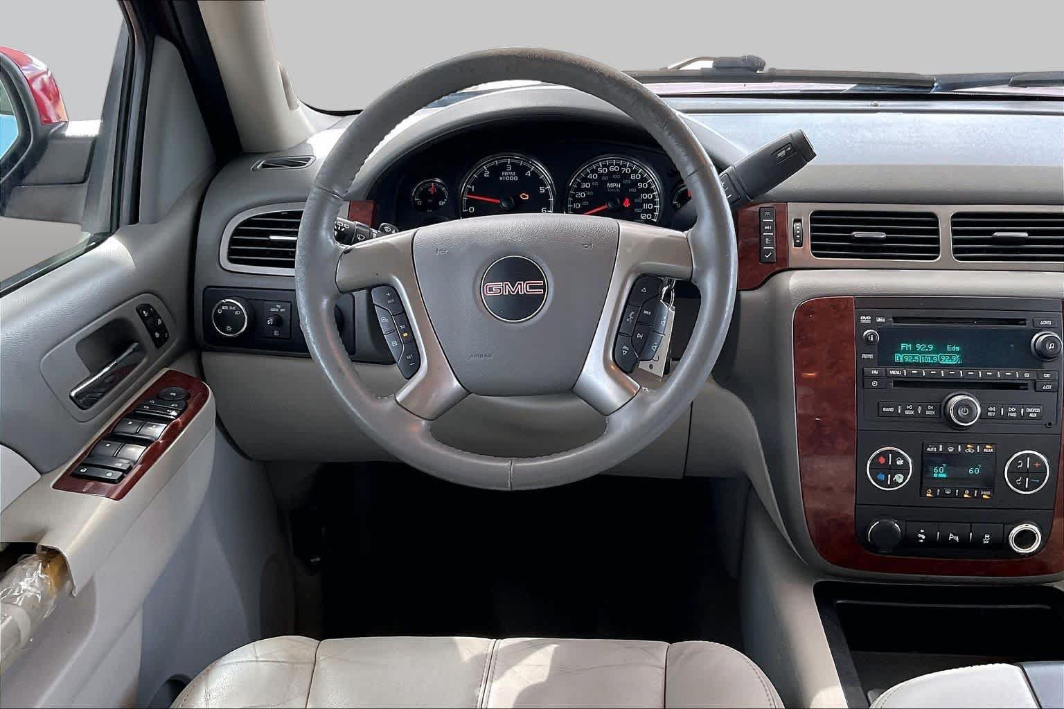 Used 2013 GMC Yukon XL SLT w/ SLT-2 Equipment Package AWD/4WD image 7
