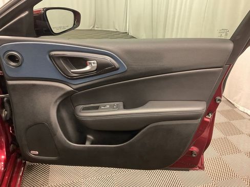 Used 2015 Chrysler 200 S w/ Navigation & Sound Group I image 25