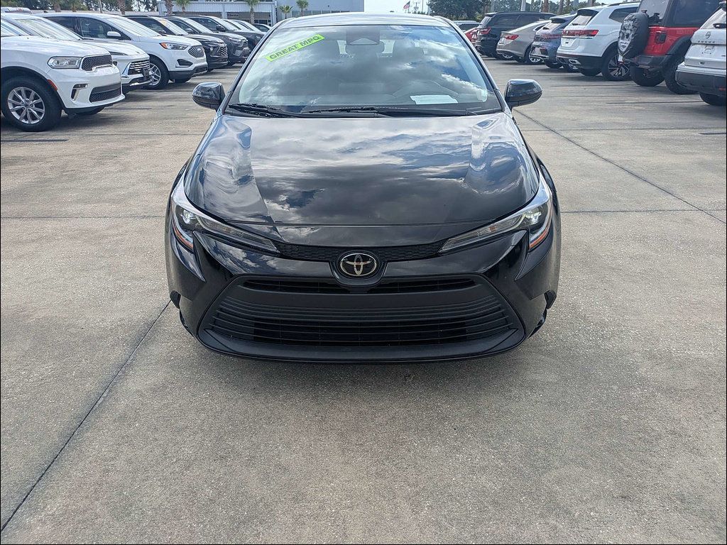 Used 2023 Toyota Corolla LE FWD image 8