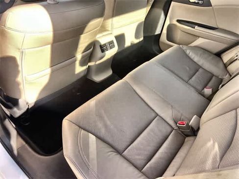 Certified 2017 Honda Accord EX-L image 33