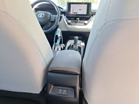 Used 2026 Toyota Corolla LE FWD image 31