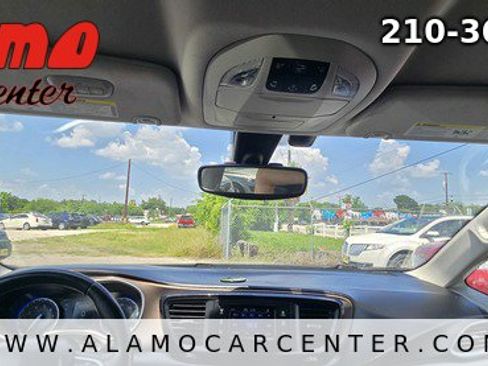 Used 2017 Chrysler Pacifica Touring-L FWD image 39