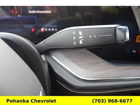 Used 2025 Chevrolet Suburban Premier image 11