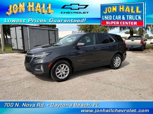 Used 2023 Chevrolet Equinox LT image 3