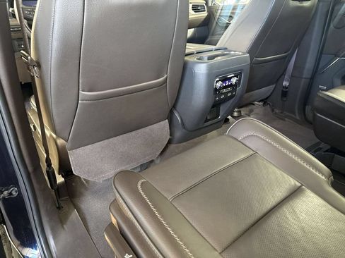 Used 2023 GMC Yukon XL Denali w/ Denali Reserve Package AWD/4WD image 28