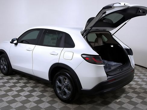 Certified 2026 Honda HR-V LX image 10