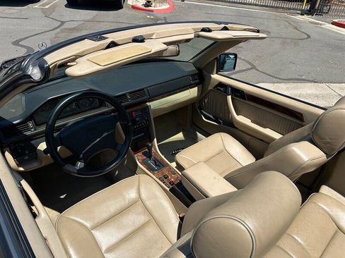 Used 1995 Mercedes-Benz E 320 Convertible image 31