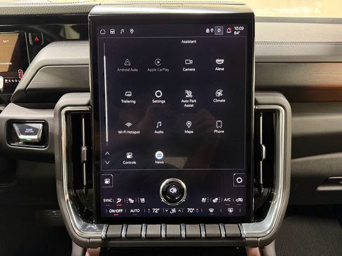 Used 2025 GMC Yukon Denali AWD/4WD image 37
